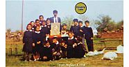 1991 Yılındaki Viranşehir Yukarı Koşanlar Mozık Köyü İlkokulu Eski Öğretmeni Şimdi Almanya’da Yaşayan Ahmet Çağrı ve Eski Öğrencileri