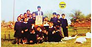 Hemşehrimiz 1991 Yılı Viranşehir Yukarı Koşanlar(MOZÊK)  Köyü İlkokulu Öğretmeni Ahmet Çağrı ve Öğrencileri