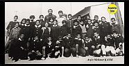  Viranşehir Atatürk İlkokulu Yıl 1980 Öğretmen Mustafa Tektaş(Veysan) ve Öğrencileri