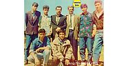 Viranşehir Lisesi Eski Öğrencilerinden İbrahim Bahçeci, Ali Varol, Mahmut Çoban ve Arkadaşlarına Ait 23 Nisan 1993 yılında çekilmiş Bir Fotoğraf 