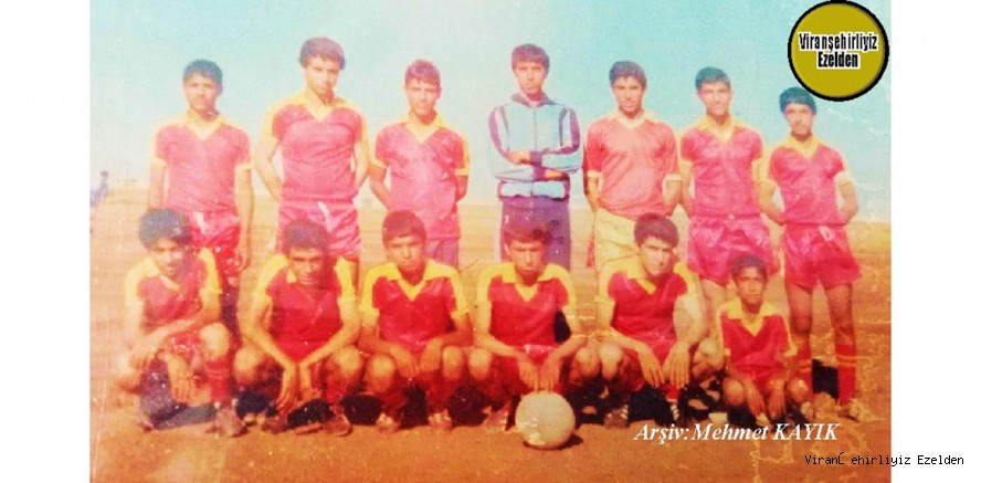 Viranşehir’de 1983 Yılında Kaymakamlık Kupası Turnuva Futbol Takımlarının Eski Futbolcularından Abdurrahman Çakar ve Arkadaşları